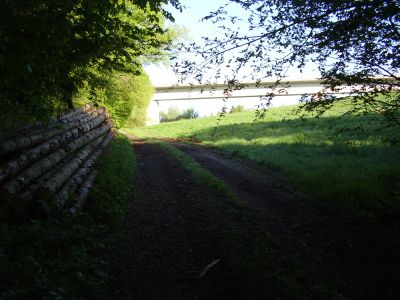 5-Grenzstein bei der Autobahnbruecke_5_400